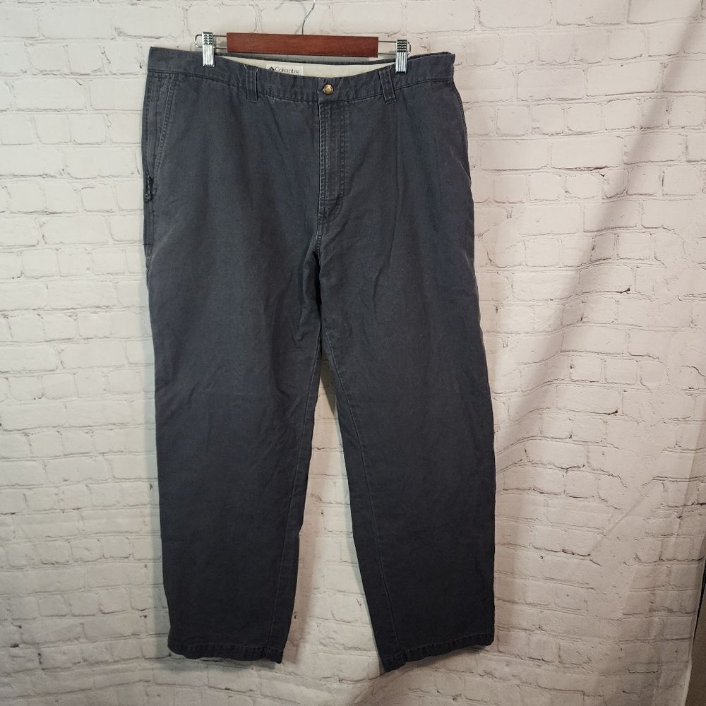 Men's Columbia chino pants, size 40 X 32